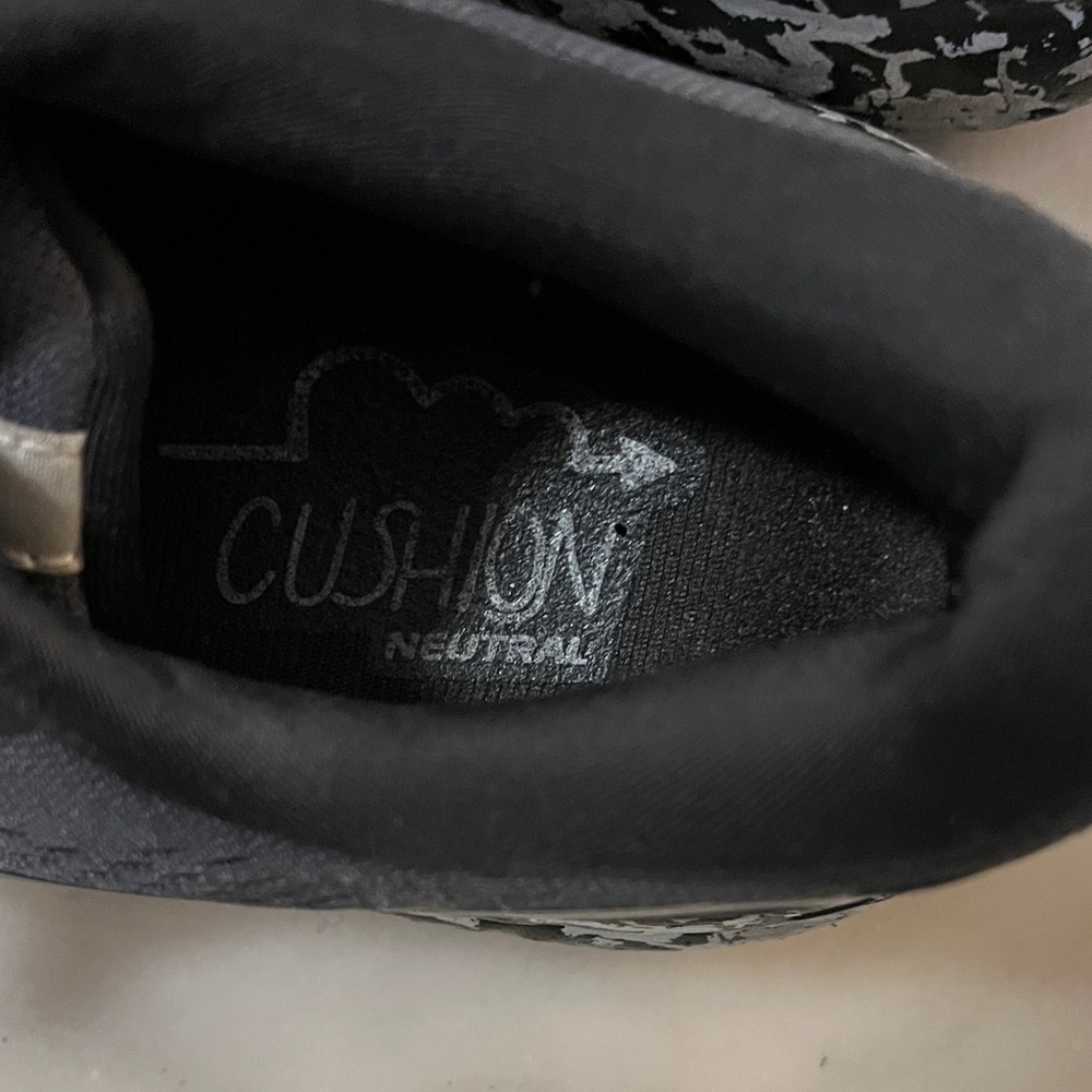 Brooks Ghost Black and White Patterned Sneakers - image 6